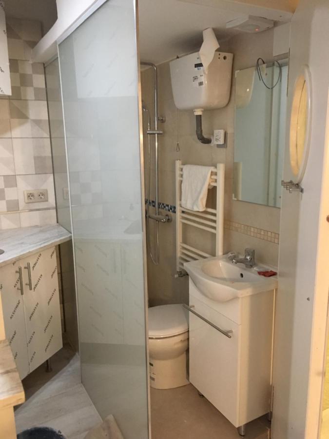 Ferienwohnung Acogedor Estudio Camarote En El Centro De Madrid Exterior foto