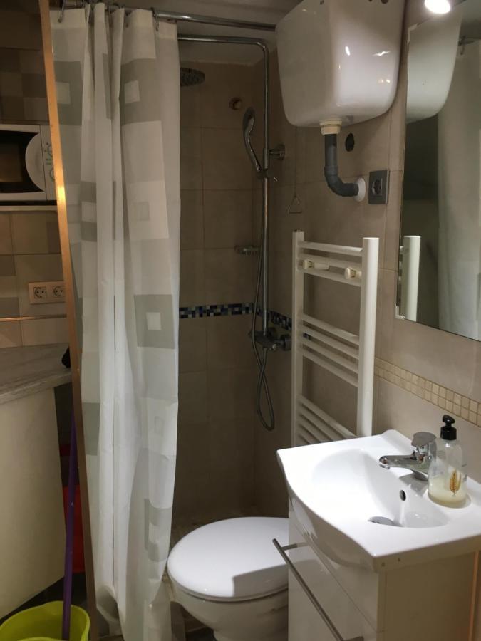Ferienwohnung Acogedor Estudio Camarote En El Centro De Madrid Exterior foto
